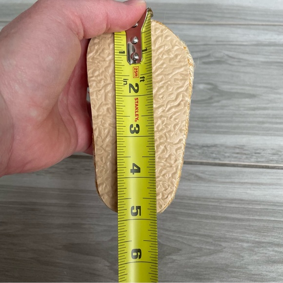 ❗️GOING SOON❗️NWOT Baby Girl’s Straw Sandals with Flower Appliqués - Size 3 - Picture 12 of 12